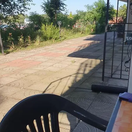 студия първа линия צ'רנומורץ