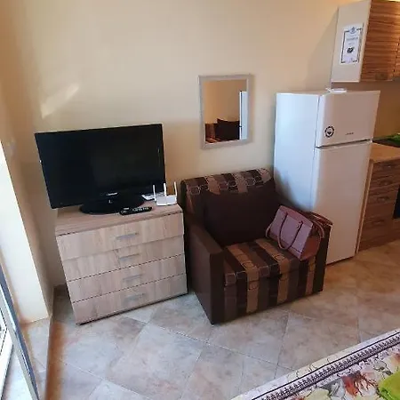 Apartment студия първа линия