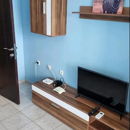 студия първа линия * צ'רנומורץ