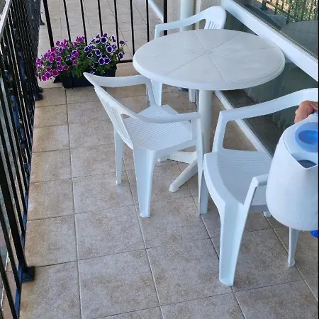 студия първа линия * צ'רנומורץ