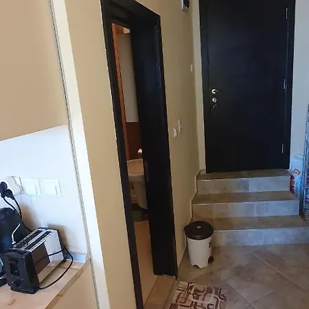 شقة студия първа линия تشيرنوموريتس